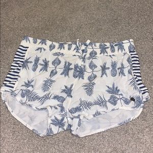 Roxy girl beach shorts!
